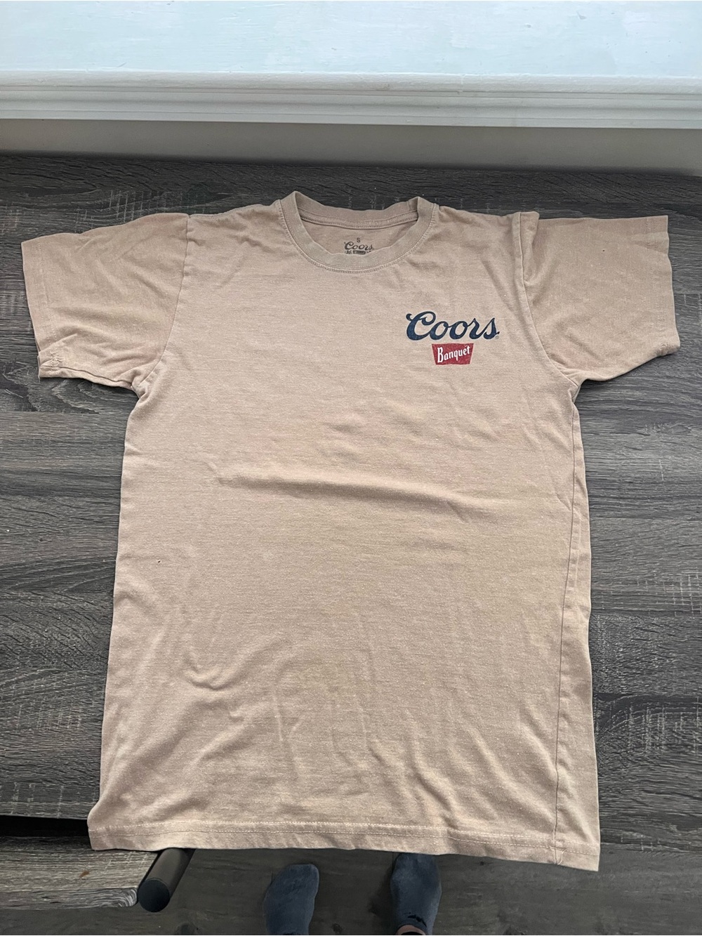 Coors Banquet Graphic Tee Adult Small Tan Beer Logo Shirt Vintage Style